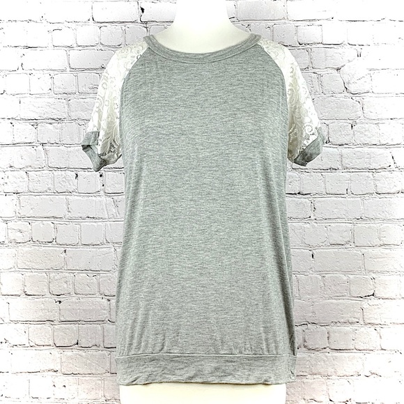 egs by éloges Gray & Ivory Cream Lace-Sleeve Tunic - Picture 1 of 7